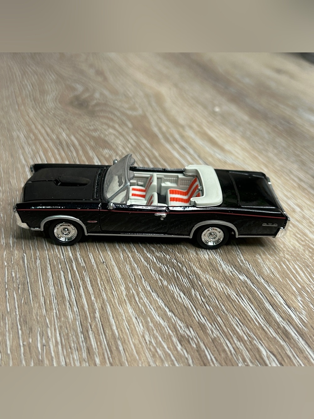 Vintage New-Ray 1966 Pontiac GTO Convertible 1:43 Diecast Car Black